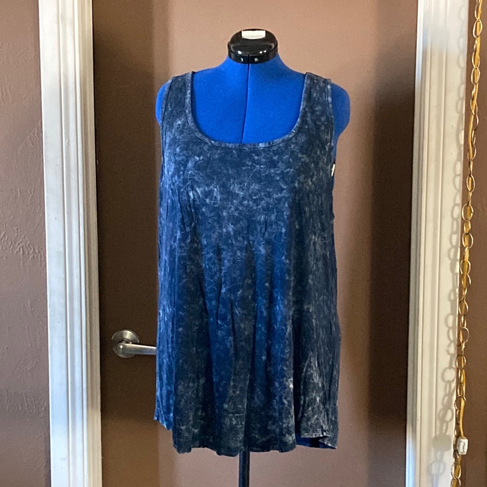 Deep blue tank